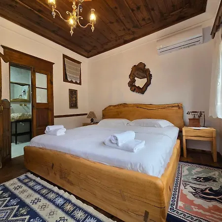 Ansel Three-bedroom Museum House Since 1720 Apartment *