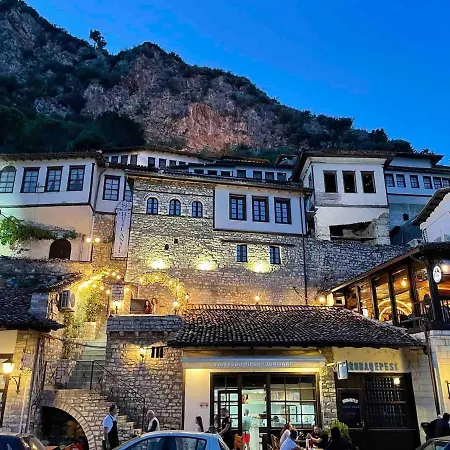 Ansel Three-bedroom Museum House Since 1720 * Berat