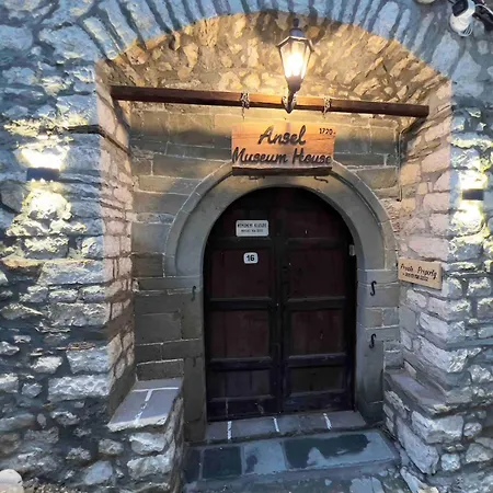 Ansel Three-bedroom Museum House Since 1720 公寓 培拉特