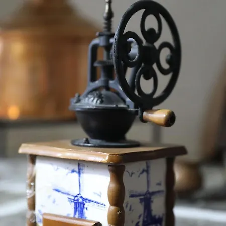 Ansel Three-bedroom Museum House Since 1720 Apartment Berat